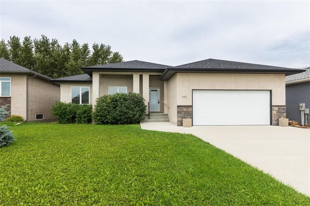 Property Photo: 155 Chrysler Gate MB R5G 2E7