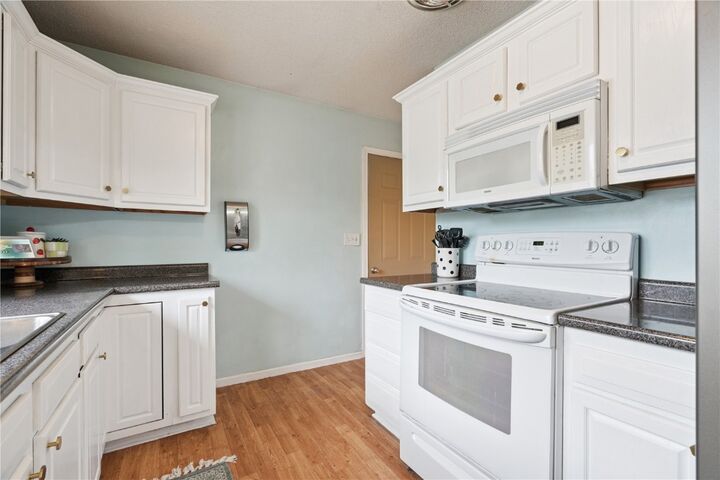 Property Photo:  4821 Midway NW  IA 52405 