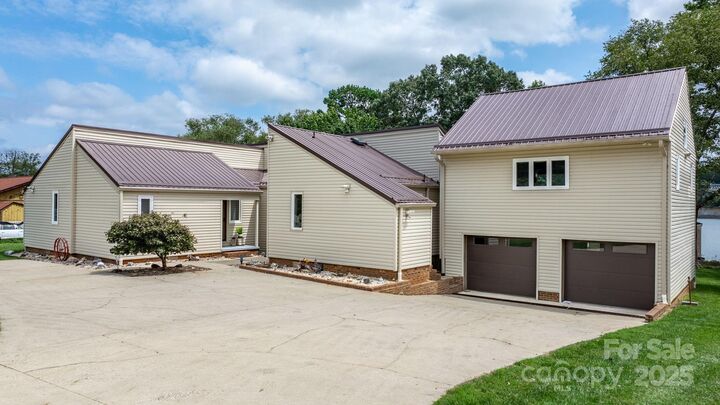 748 Moretz Court  Hickory NC 28601 photo