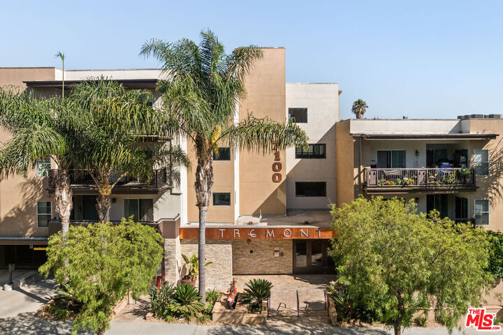 7100 Alvern St  Los Angeles CA 90045 photo