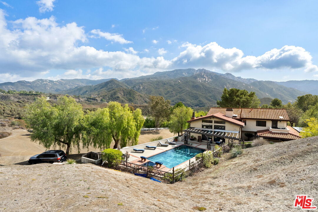 Property Photo: 25615 Mulholland Hwy CA 91302