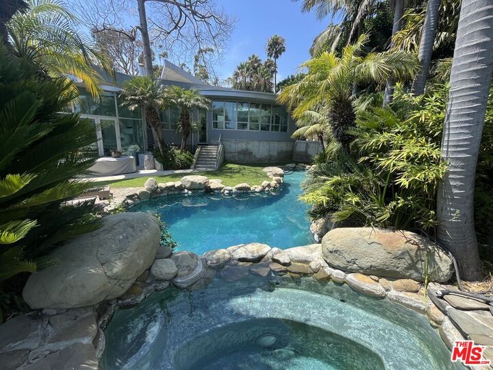 Property Photo: 28775 Sea Ranch Way CA 90265