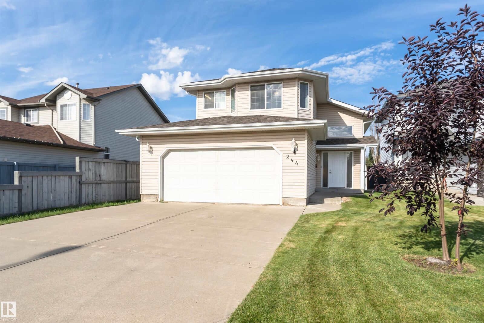 Property Photo:  244 Foxboro Crescent  AB T8A 6M5 