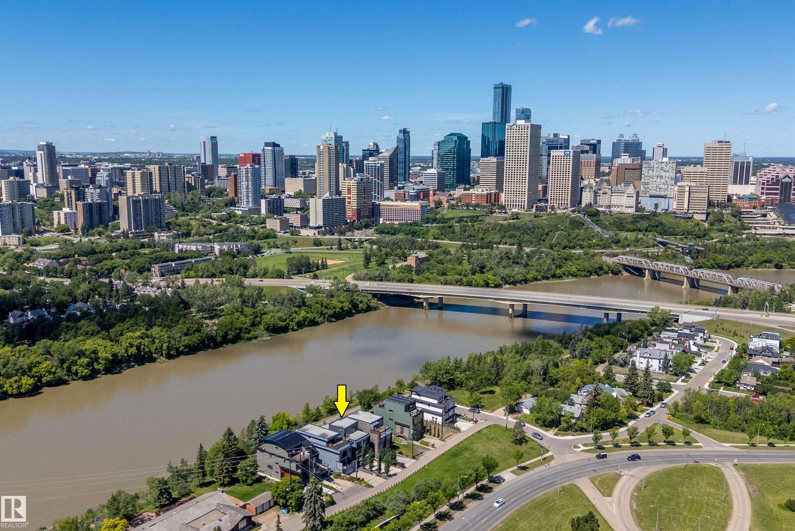 Property Photo: 9509 99B Street NW AB T6E 3X1