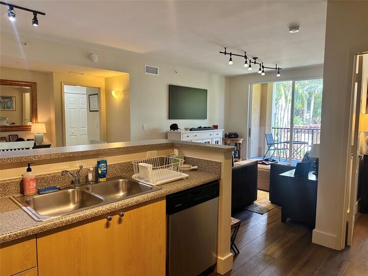 Property Photo: 7940 Nob Hill Rd 206 FL 33321