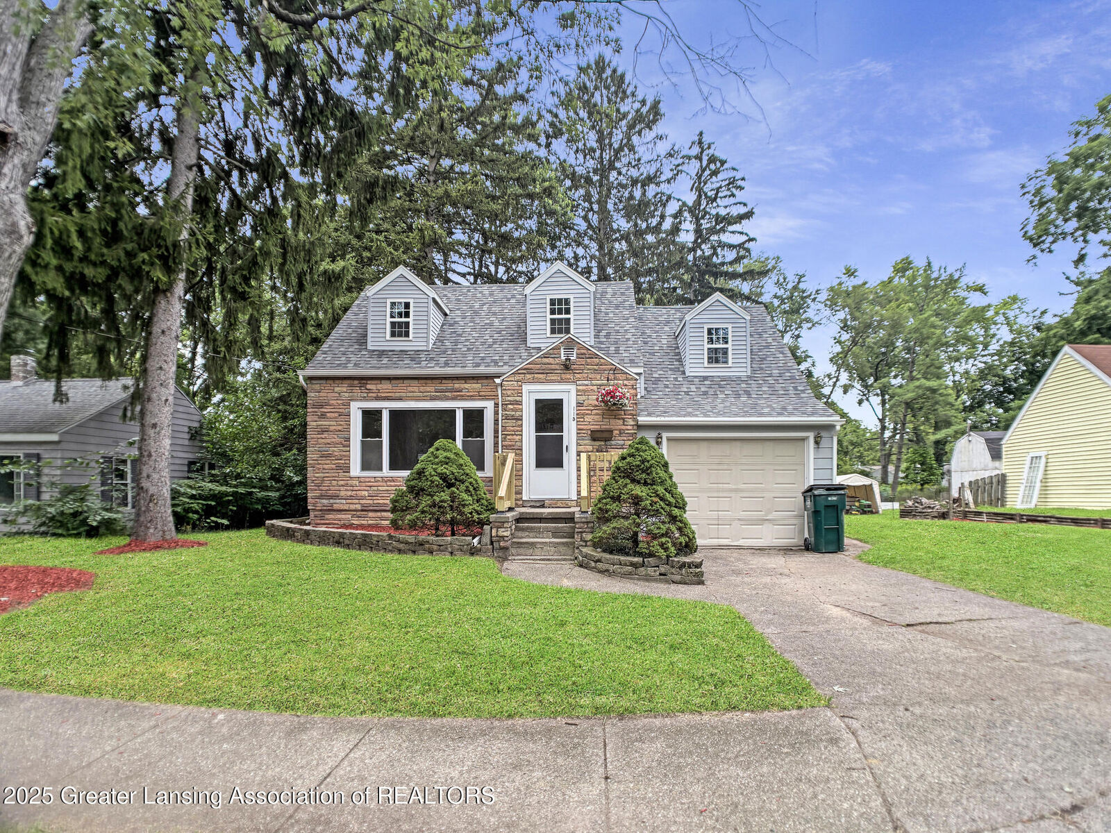 Property Photo: 115 E Potter Avenue MI 48910