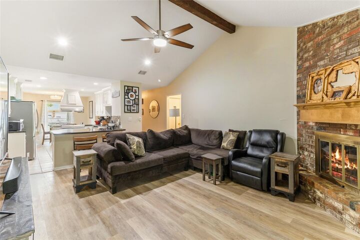 Property Photo:  112 La Laja Drive  TX 77515 