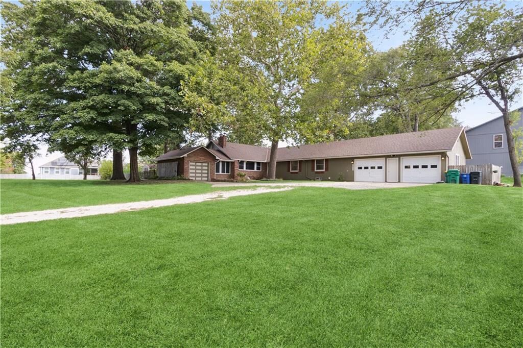Property Photo:  2815 N 115th Street  KS 66109 