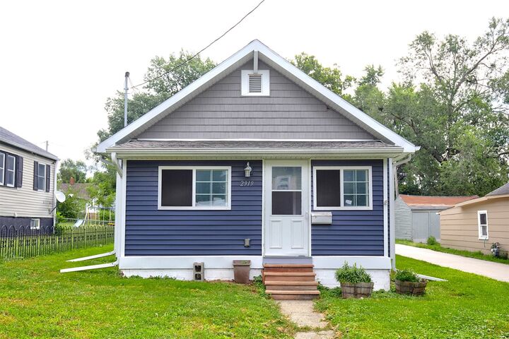 2919 5th Avenue  Des Moines IA 50313 photo