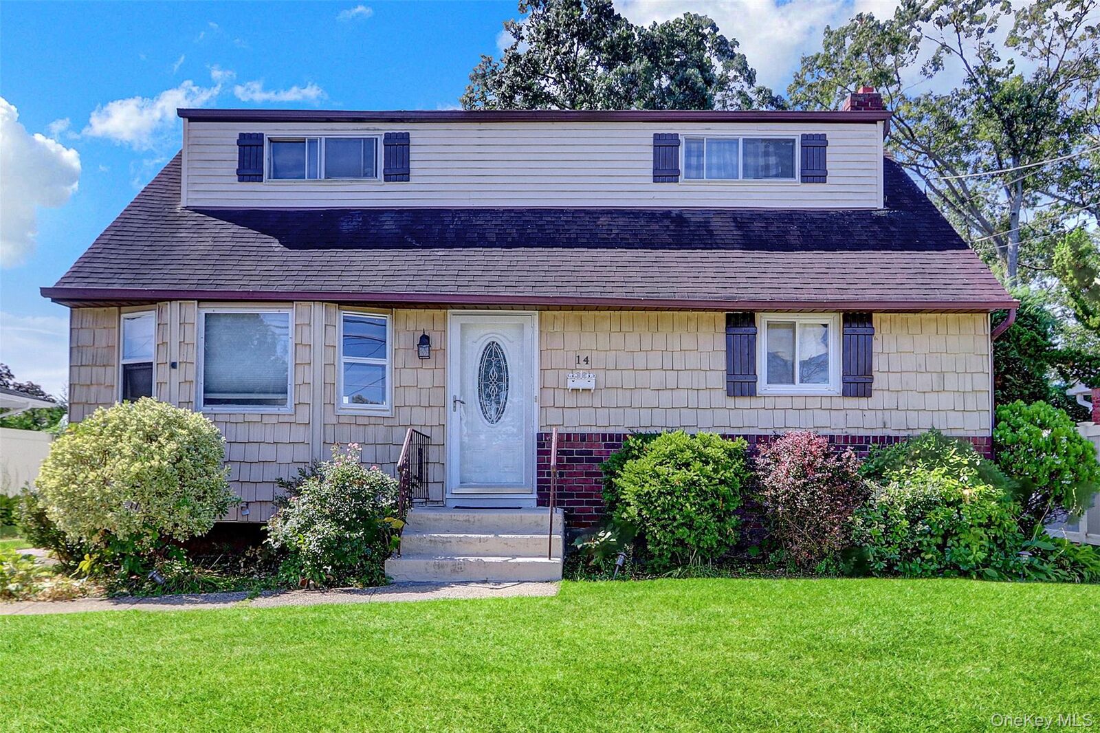 Property Photo:  14 5th Avenue  NY 11735 