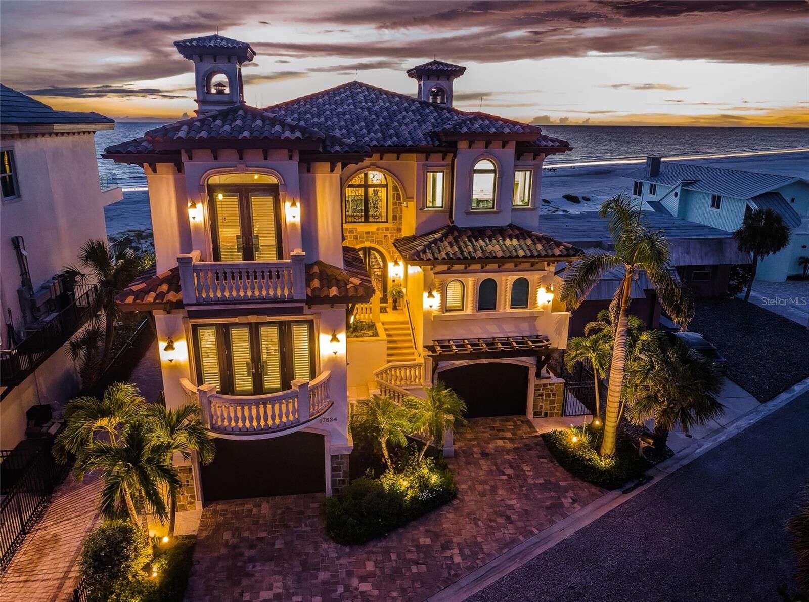 Property Photo:  17824 Lee Avenue  FL 33708 