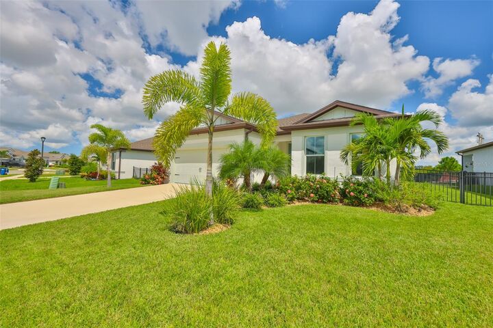 Property Photo: 11360 Gallatin Trail FL 34219