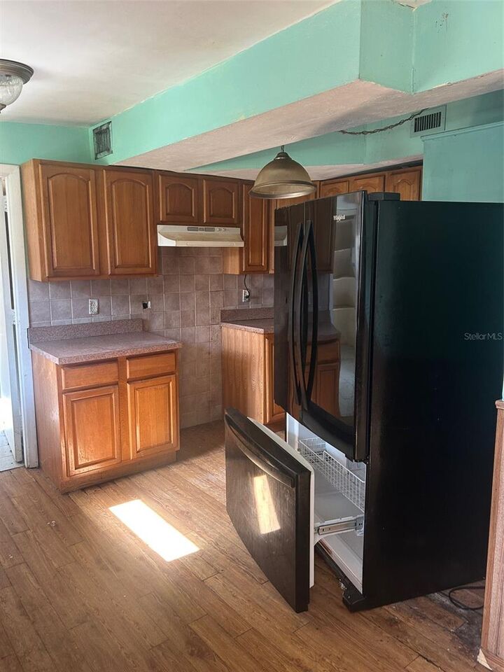 Property Photo: 3014 Pinedale Avenue FL 33803