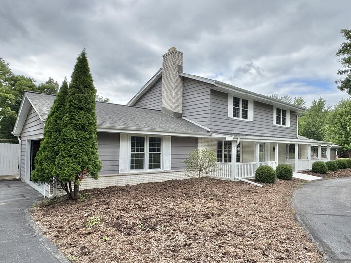 2105 Nagawicka Rd  Delafield WI 53029 photo