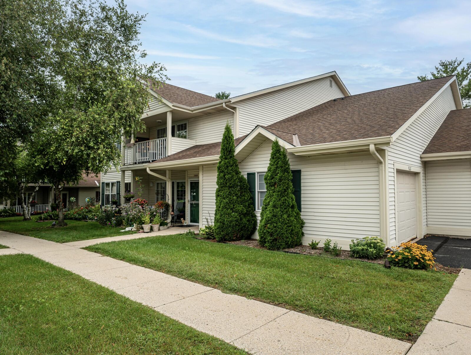Property Photo: 160 Bur Oak Ln C WI 53024