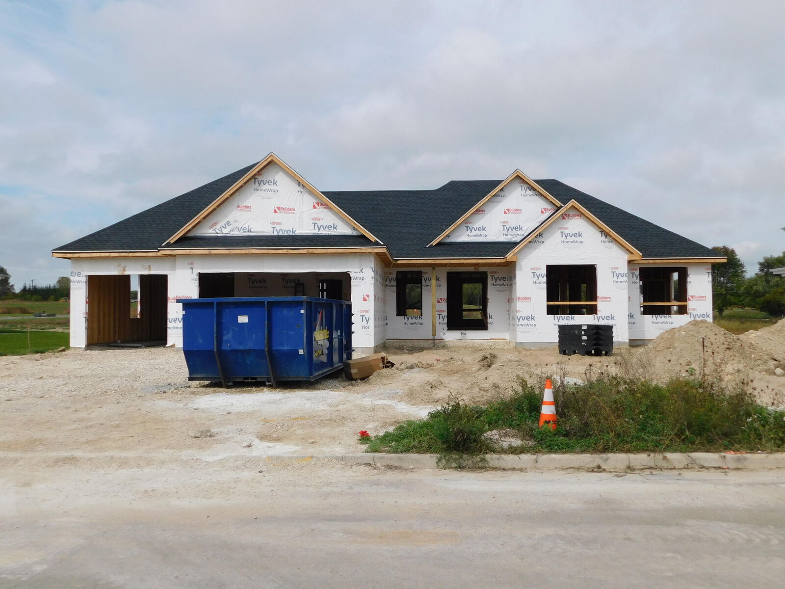 Property Photo: 1012 Candleberry Ln WI 53024