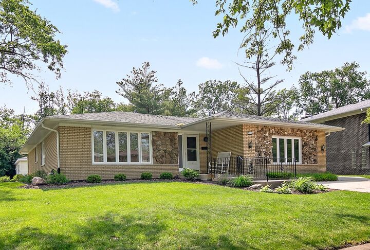 15156 Chestnut Lane  Oak Forest IL 60452 photo