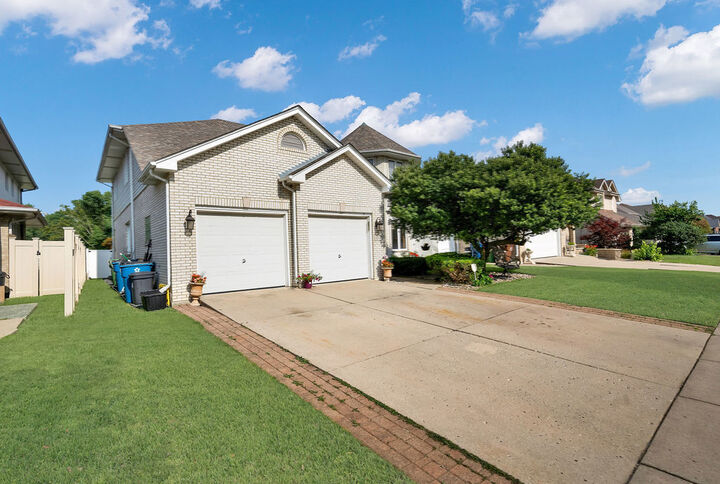 10745 Lockwood Avenue  Oak Lawn IL 60453 photo