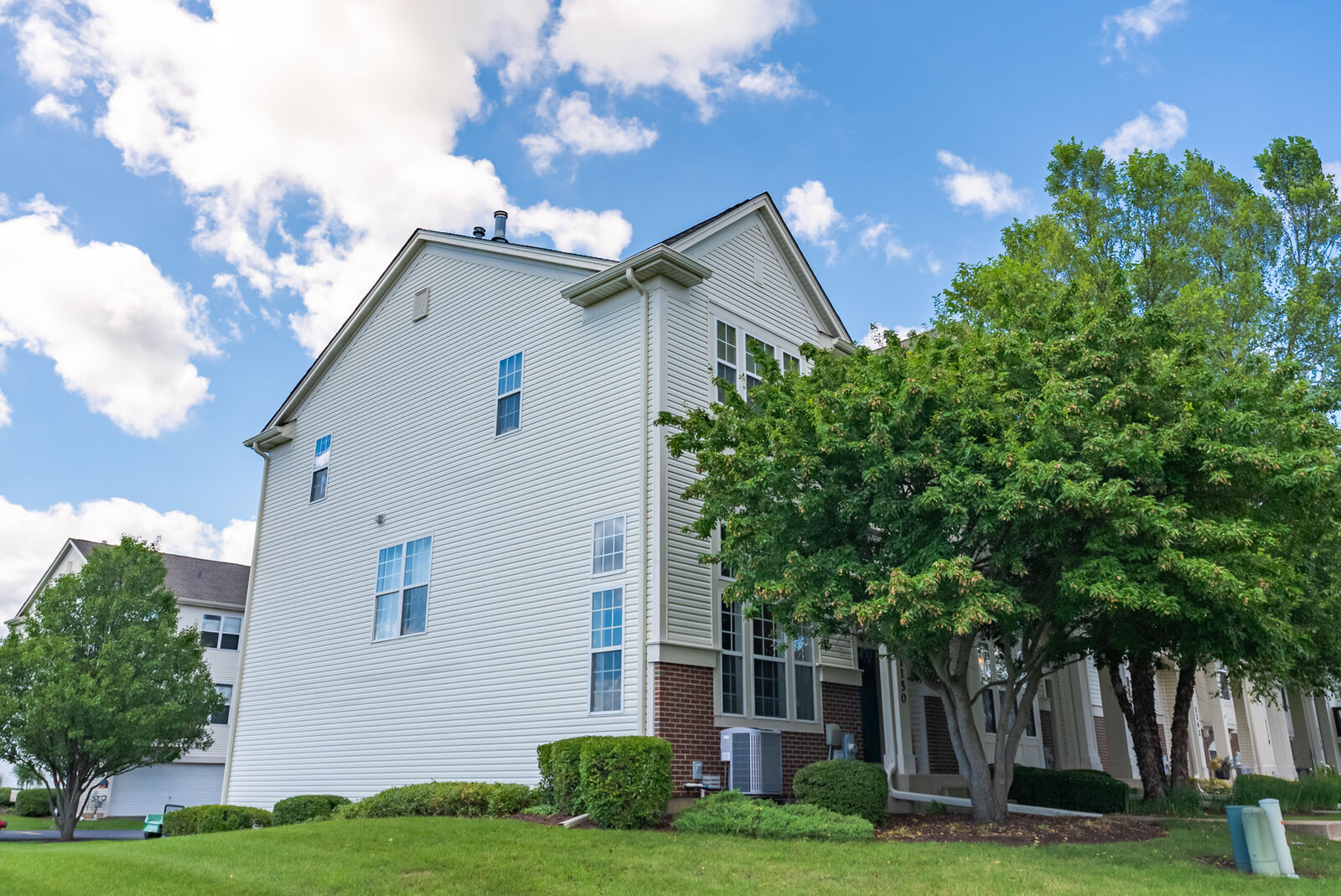 Property Photo: 1150 Kilbery Lane IL 60542