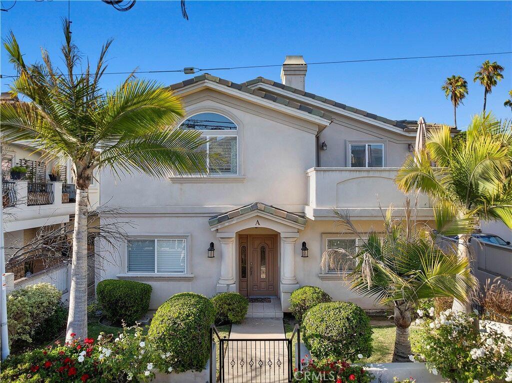 Property Photo:  2213 Carnegie Lane A  CA 90278 