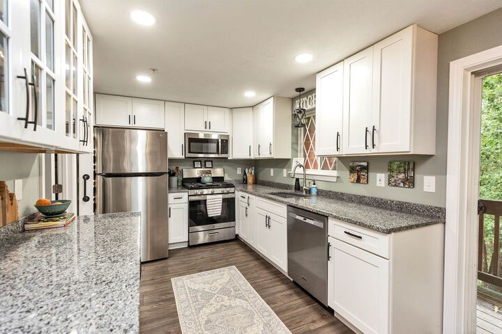 Property Photo: 12 Lynn Drive NH 03054