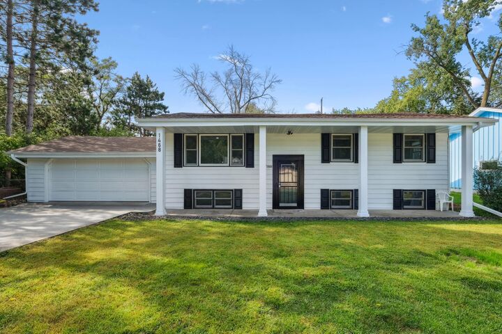 Property Photo: 1468 Eldridge Avenue E MN 55109