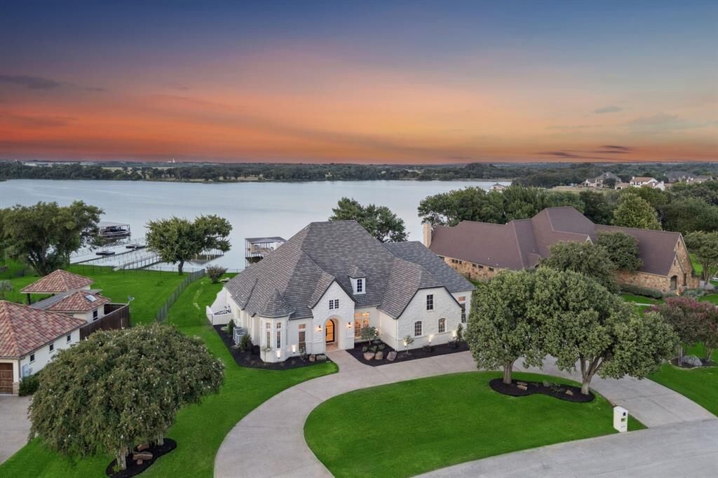 Property Photo: 6124 Lake Shore Drive TX 76179