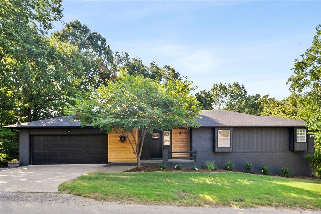 Property Photo: 5 Dunvegan Lane AR 72715