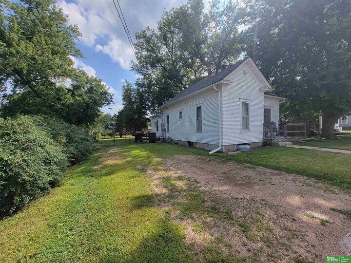 Property Photo:  912 E 5th Street  NE 68467 