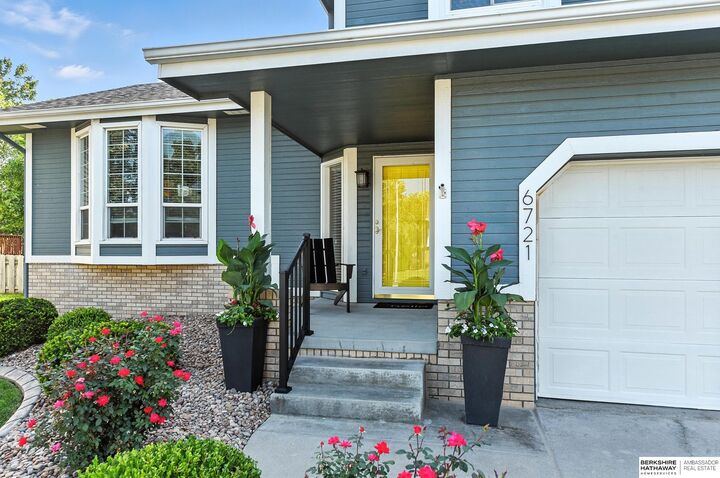 Property Photo:  6721 N 108th Avenue  NE 68164 