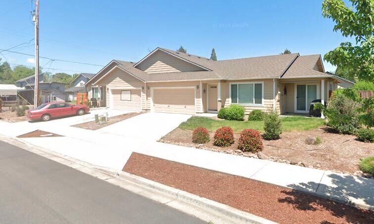 Property Photo: 133 Neva Street OR 97524