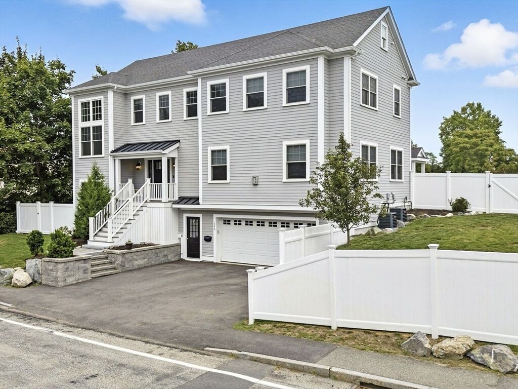 Property Photo:  248 Webster St 248  MA 02494 