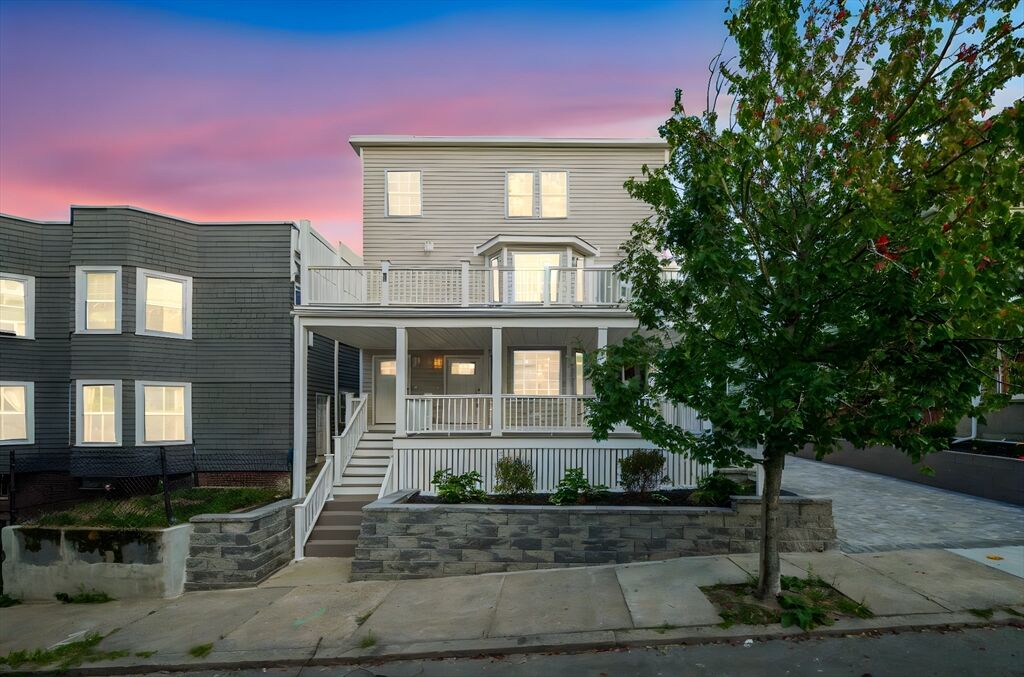 Property Photo:  17 Bond St 2  MA 02145 