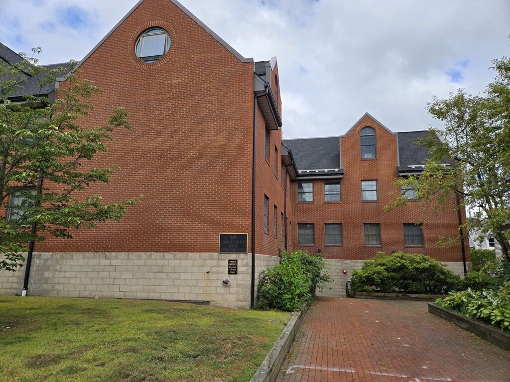 Property Photo: 62 E Central St 305 MA 01760