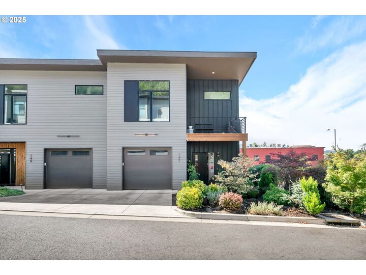 Property Photo:  147 Shelton McMurphey Blvd  OR 97401 