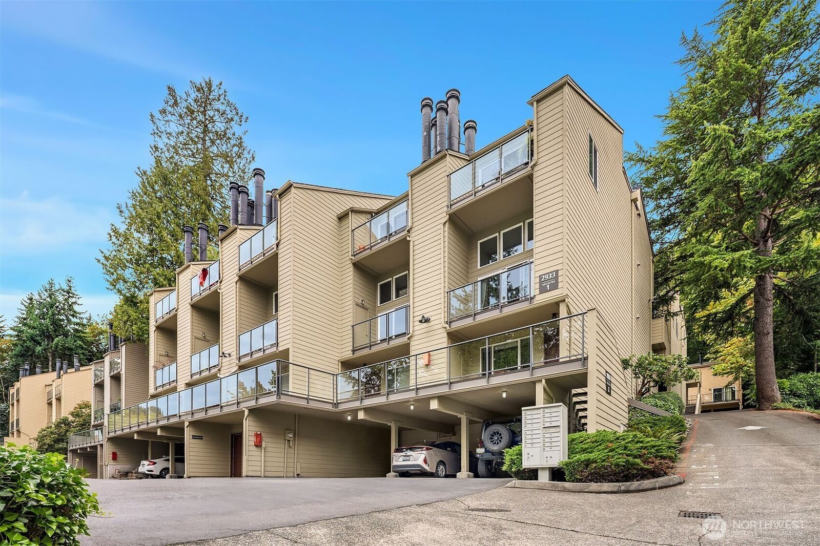 Property Photo: 2933 76th Avenue SE 11A WA 98040