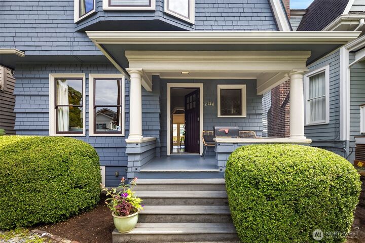 Property Photo: 2146 4th Avenue W WA 98119