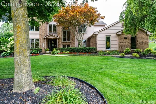 Property Photo: 46255 Greenridge Drive MI 48167