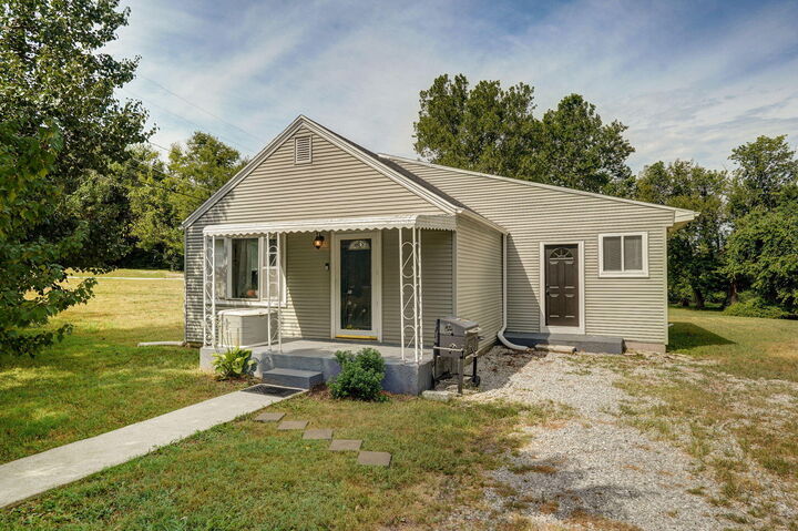 Property Photo:  1607 W Belmont Street  MO 65802 