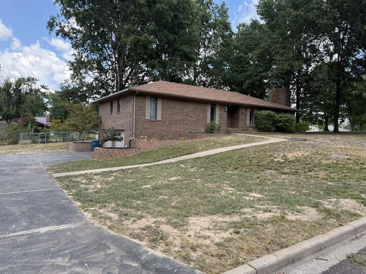 Property Photo:  300 S Cedarbrook Drive  MO 65708 