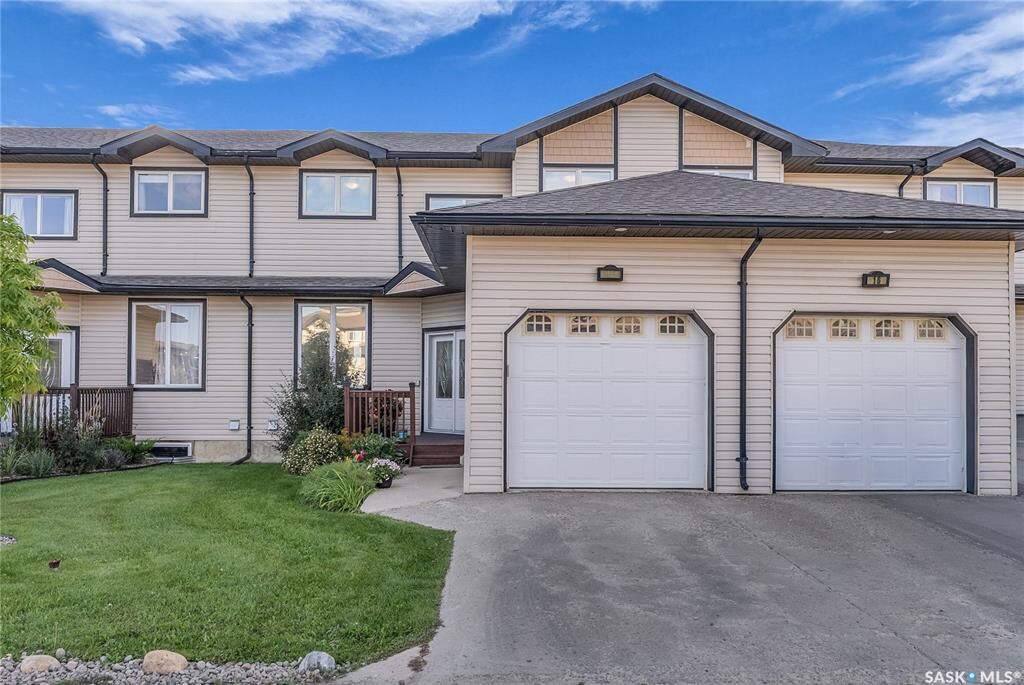 Property Photo:  118 Hampton Circle 14  SK S7R 0C9 