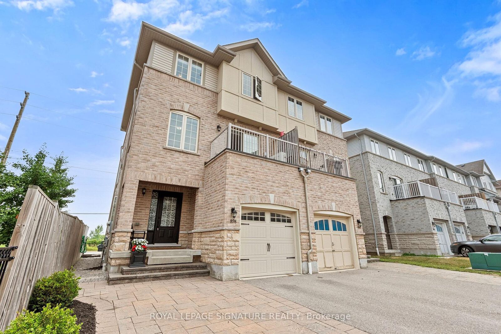 Photo de la propriété: 898 Audley Road N ON L1Z 0N2