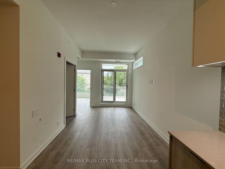 Property Photo:  722 Marlee Avenue 202  ON M6B 3J7 