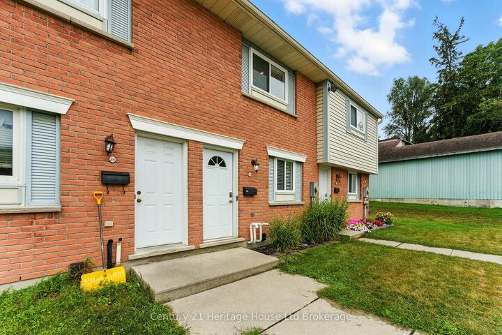 Property Photo: 141 Bay Street 25 ON N4S 8H7