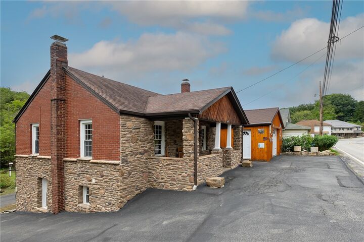 Property Photo:  1772 Saxonburg Blvd  PA 15084 
