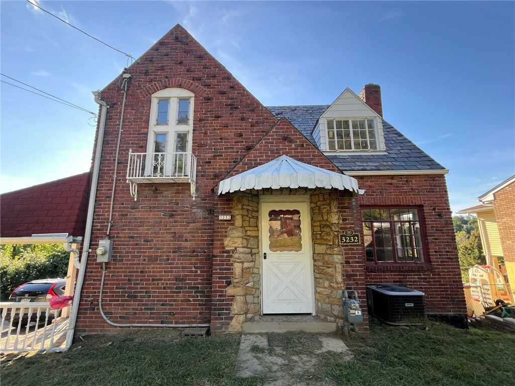 Property Photo: 3232 Margaret St PA 15227