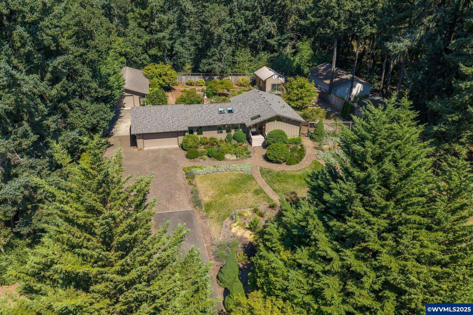 Property Photo: 2941 Inland Dr S OR 97302