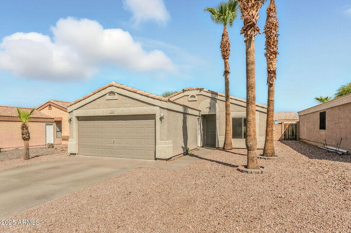 Property Photo: 1276 W Diamond Avenue AZ 85120