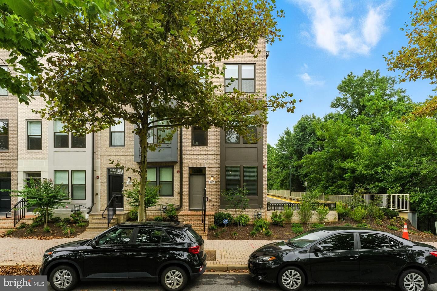 Property Photo: 807 King Farm Boulevard MD 20850
