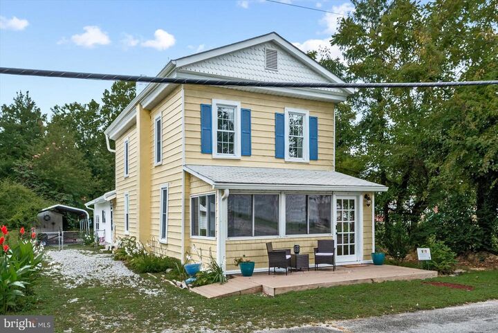 Property Photo: 209 Hawthorne Street VA 22443